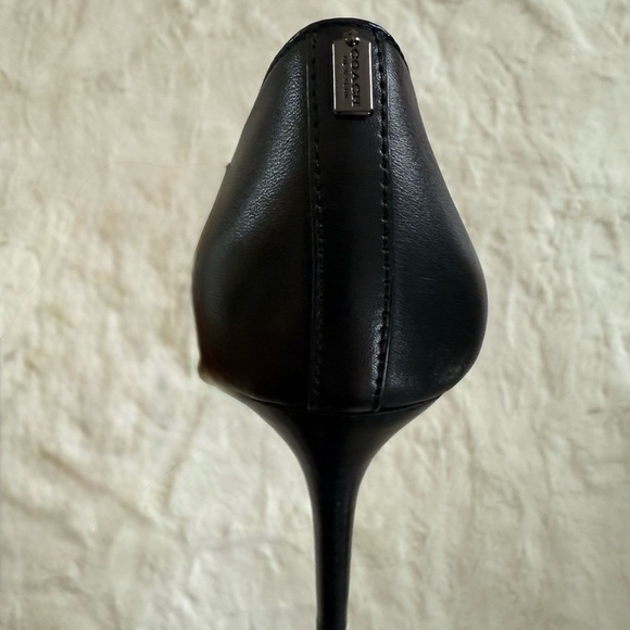 👠 COACH Black Studded Pointed Toe Leather High Heel Pumps Size 8 - Picture 8 of 15